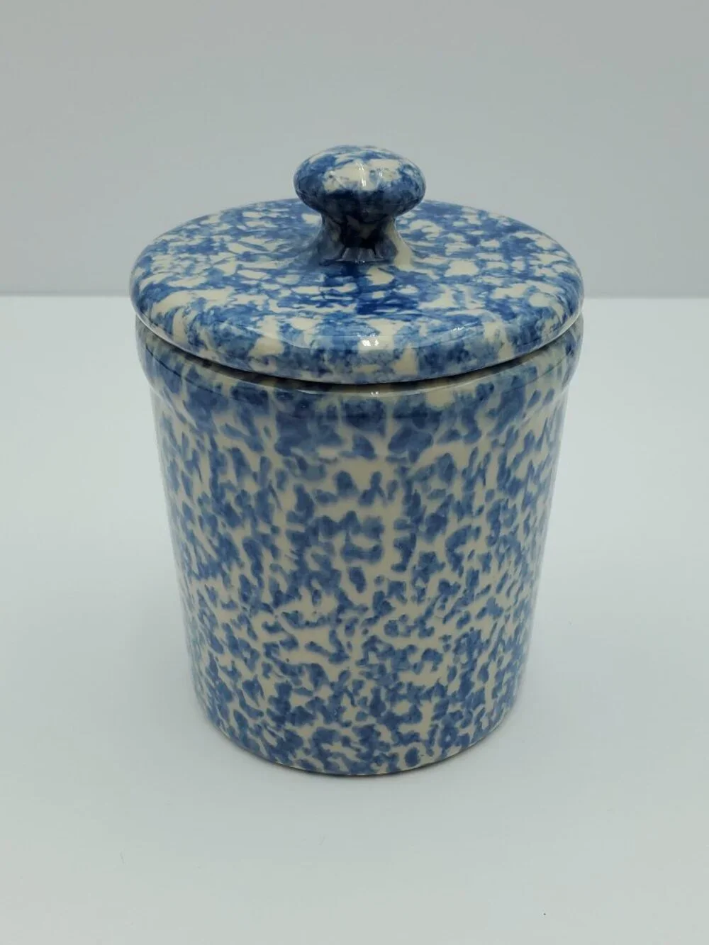 Henn Pottery Blue Sponge Lidded Crock Workshops of Gerald E. Henn Spongeware Jar